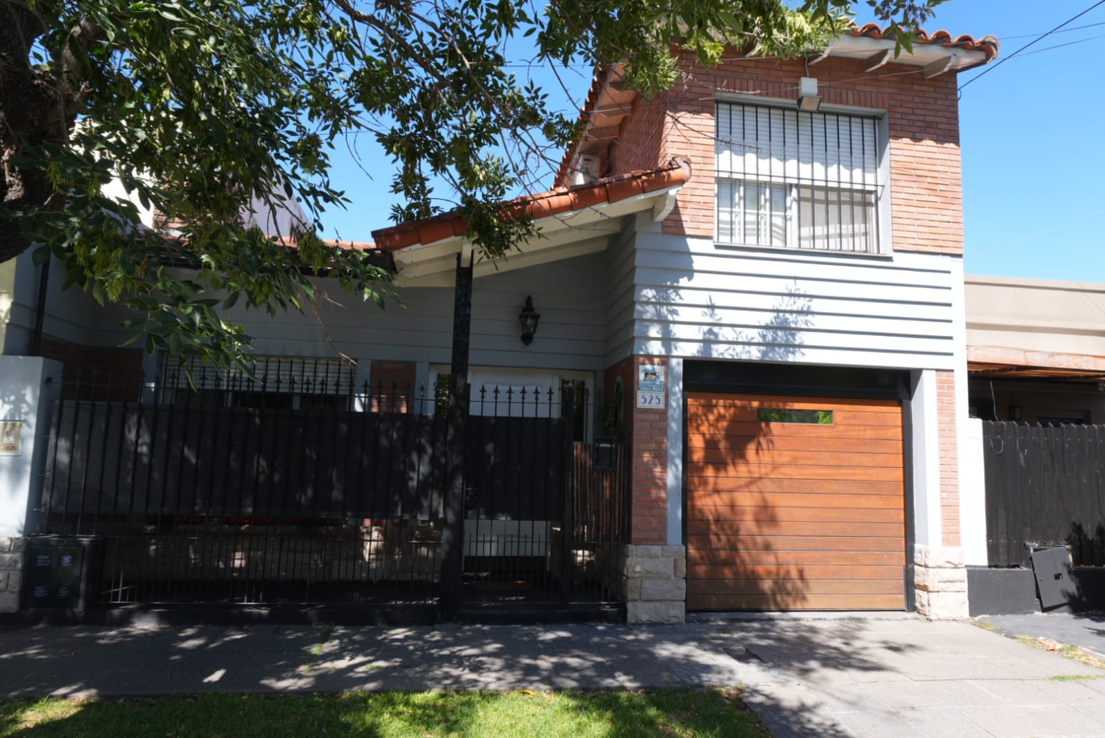 Casa Tipo Chalet 3 Ambientes a La Venta en Muñiz